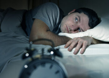 تعاني من القلق واضطراب في النوم بعد رمضان؟ إليك 6 نصائح  لإعادة ضبط ساعة جسمك البيولوجية
