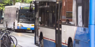 Muslim Schoolgirl, 13, Targeted With Racist Abuse on Sydney Bus